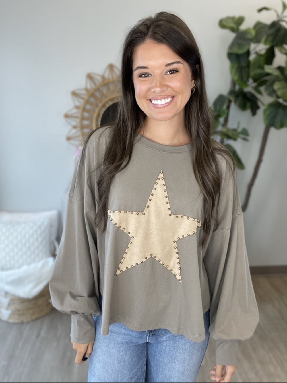 Easel Star Appliqué Pullover Sweatshirt - Rust - Picture 2 of 7